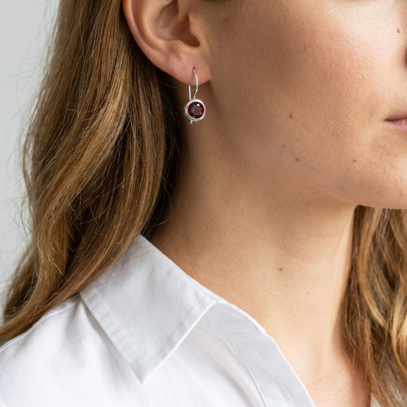 Boucles d'oreilles Pendantes Argent  Grenat Rond 6mm porté