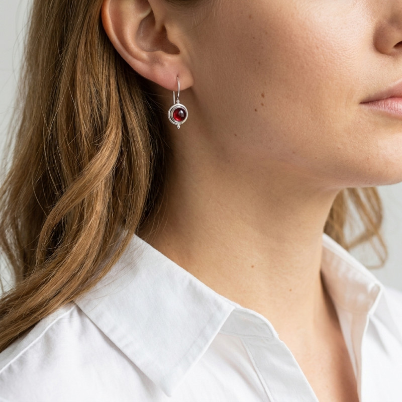 Boucles d'oreilles Pendantes Argent Grenat Rond 7mm porté
