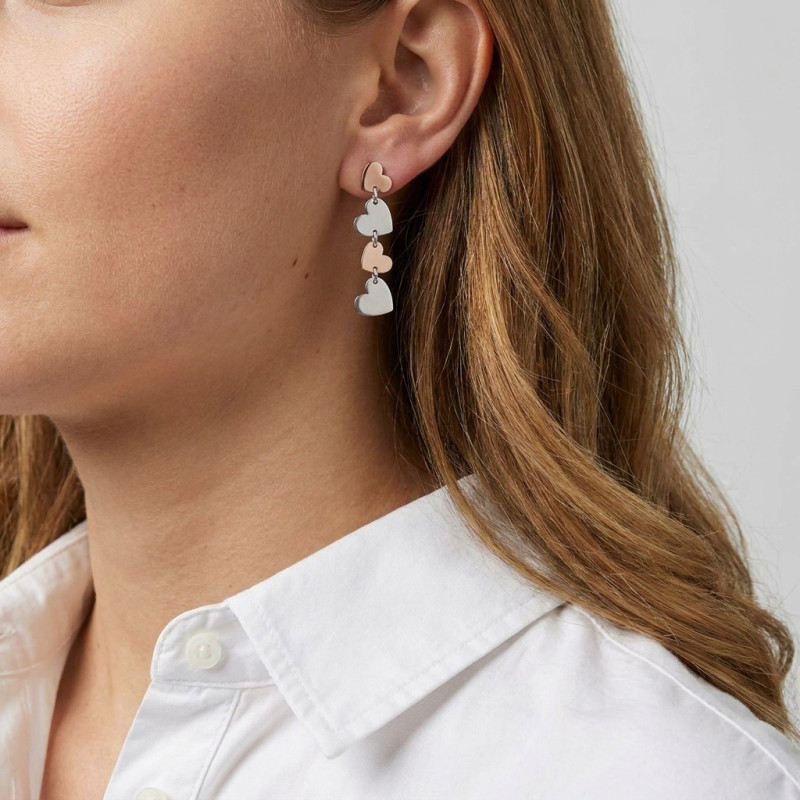 Boucles d'oreilles pendantes Argent Rhodié 2 tons coeurs porté