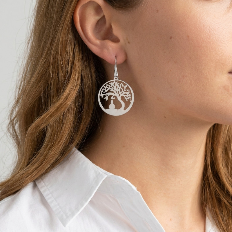 Boucles d'oreilles pendantes argent rhodié arbre de vieet Bouddha 30mm porté