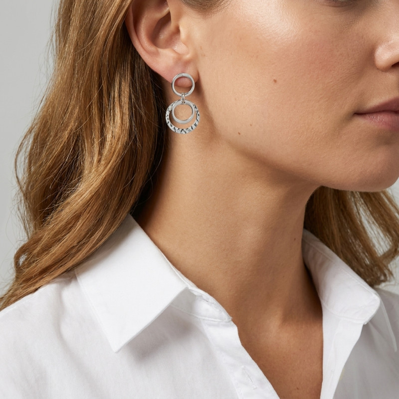 Boucles d'oreilles pendantes Argent Rhodié cercles porté