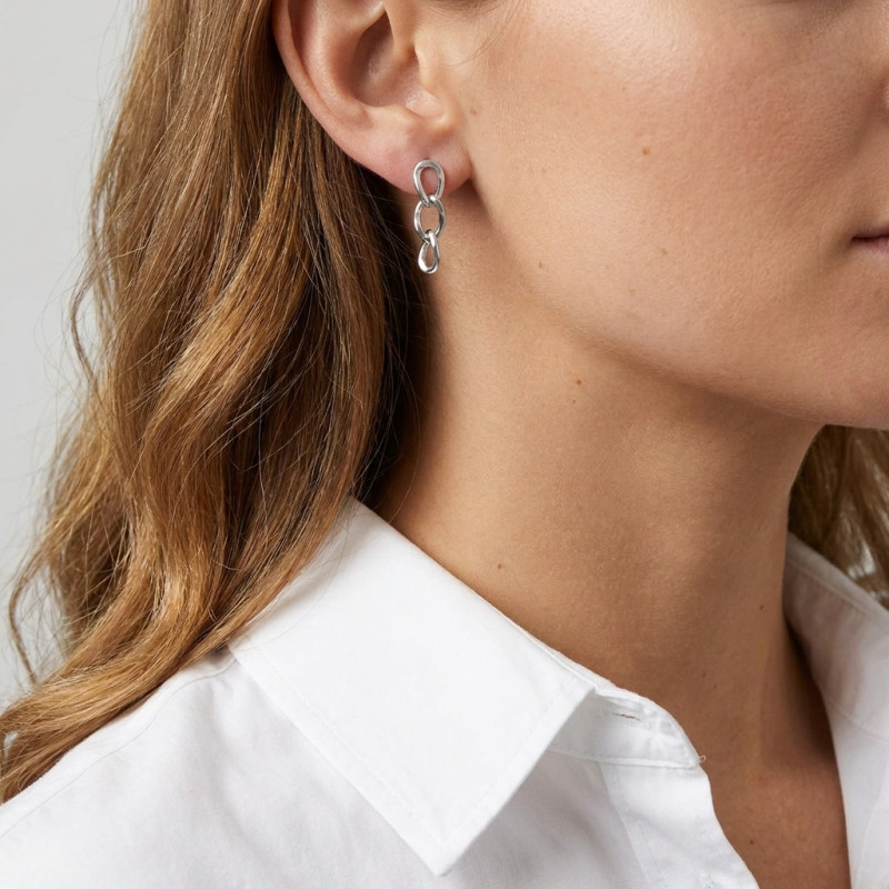 Boucles d'oreilles pendantes Argent Rhodié Ovales Ondulés porté