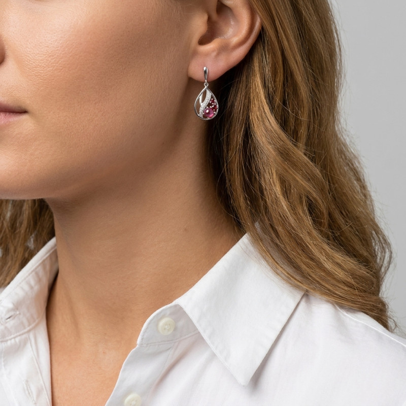 Boucles d'oreilles Pendantes en Argent 925 Rhodié Grenat Ronds et Oxydes porté