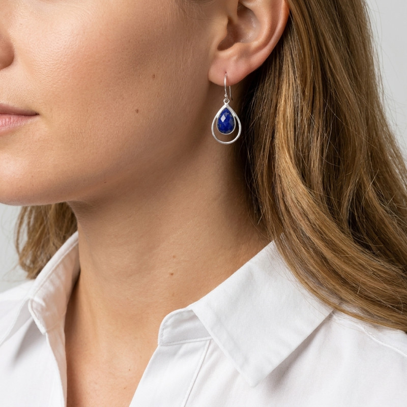 Boucles d'oreilles Pendantes en Argent et Lapis Lazuli porté