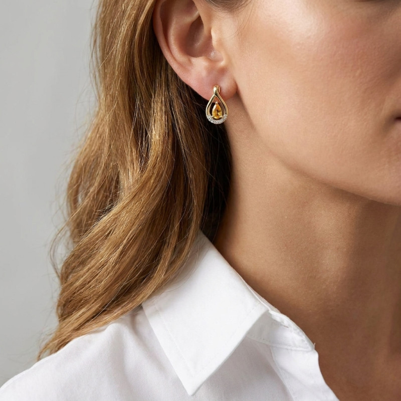 Boucles d'oreilles Pendantes Or jaune 375 Citrine et Diamant porté