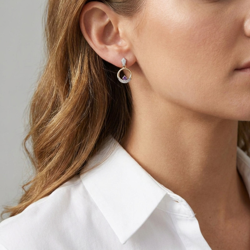 Boucles d'oreilles Pendantes Or jaune 375 et Améthyste porté