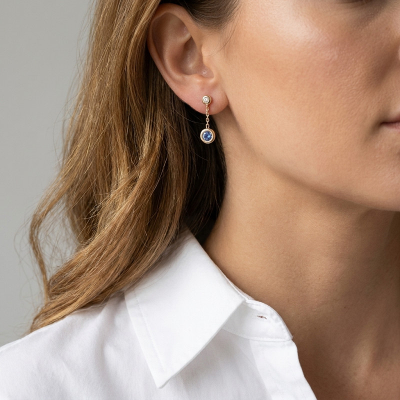 Boucles d'oreilles Pendantes Or Jaune 750 Saphir  et Diamant porté
