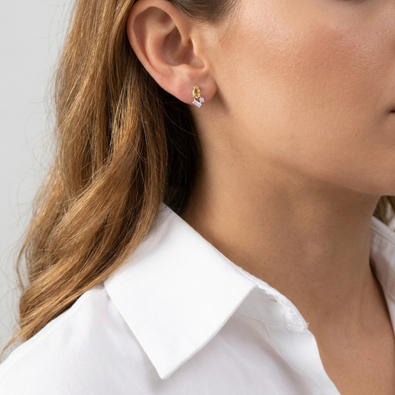 Boucles d'oreilles Puces Argent Rhodié Citrine et Oxydes de zirconium porté