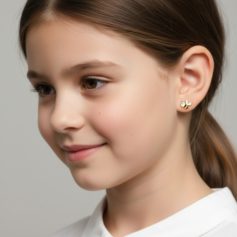 Boucles d'oreilles puces Or Jaune 375 Abeille porté