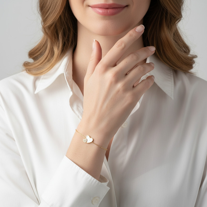 Bracelet Argent 925 doré Coeurs entrelacés nacre et oxydes de zirconium porté