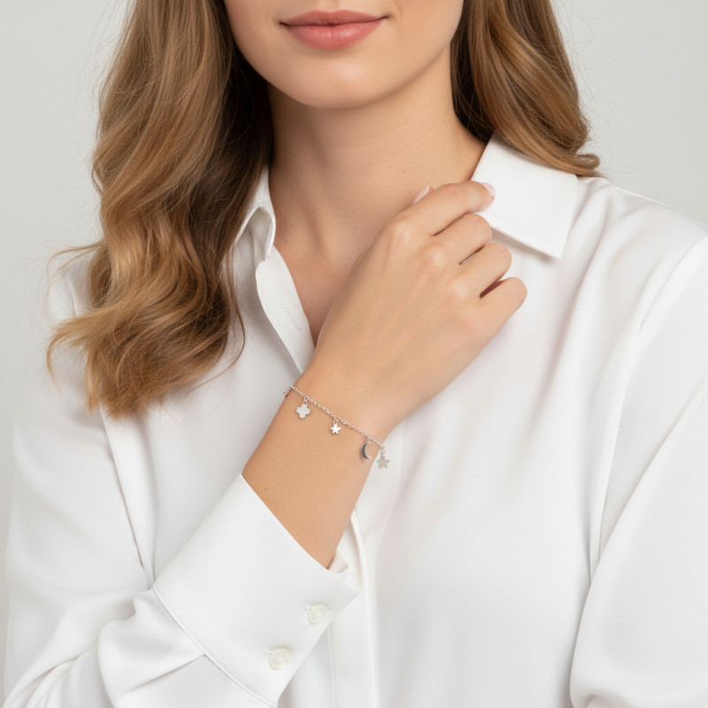 Bracelet argent rhodié breloques fleurs porté