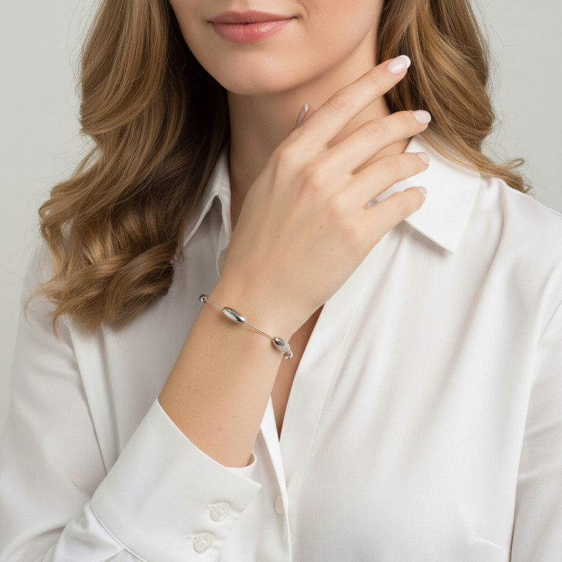 Bracelet Argent Rhodié Maille Oméga avec Navettes porté