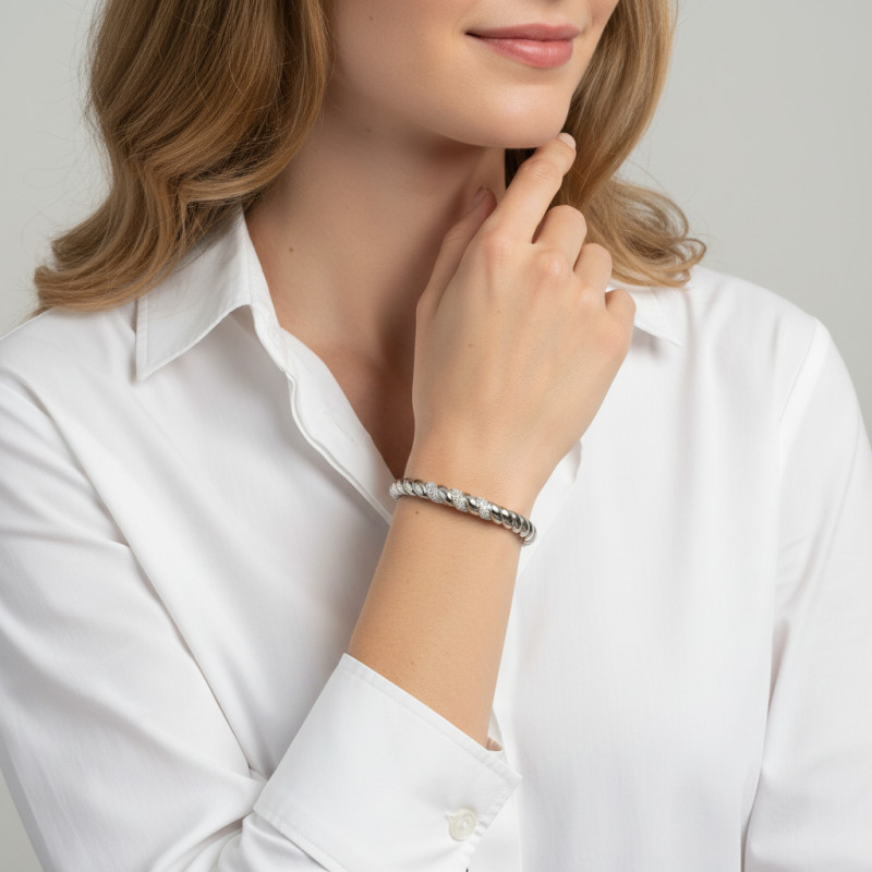 Bracelet Jonc Argent Rhodié Oxydes de zirconium 8,4mm porté