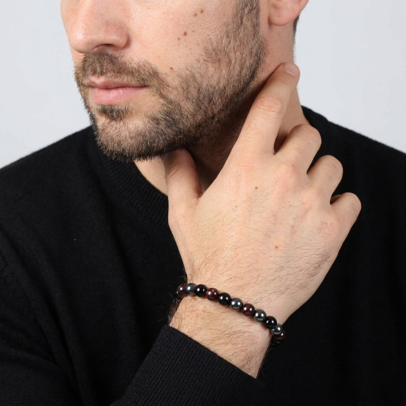 Bracelet Pierres Homme Grenat Onyx Hématite porté