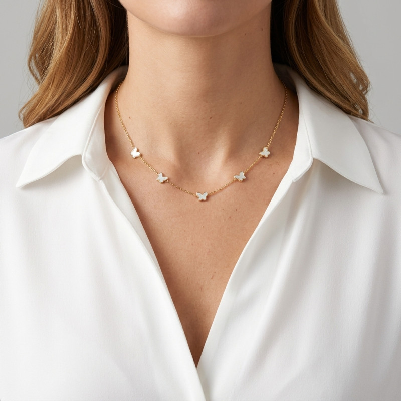 Collier Argent 925 doré 5 papillons et nacre porté