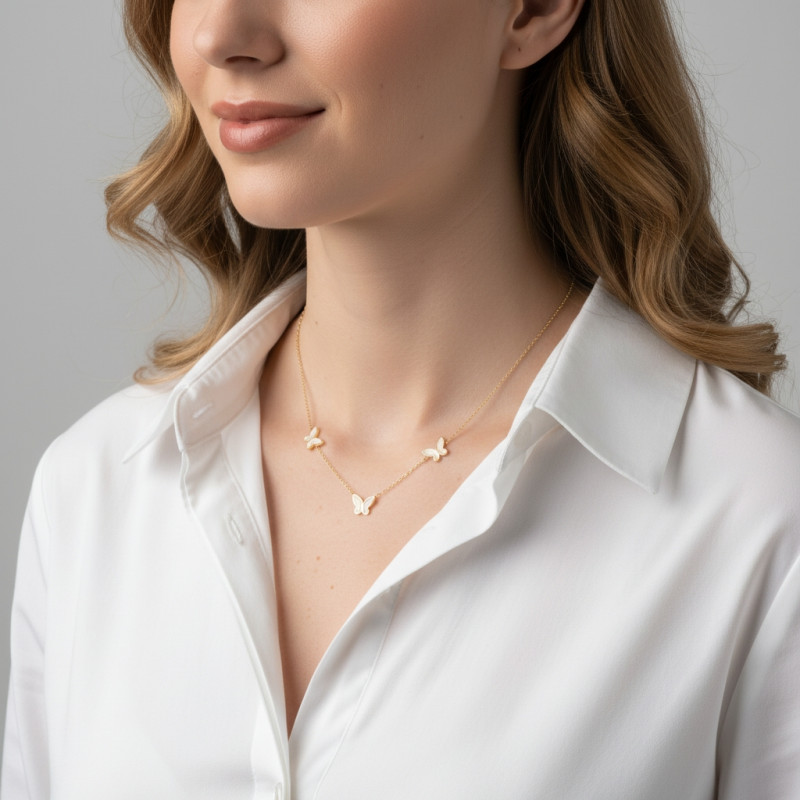 Collier Argent 925 doré Papillons nacre porté