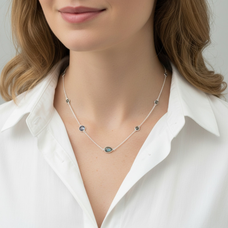 Collier Argent 925 et Labradorite porté