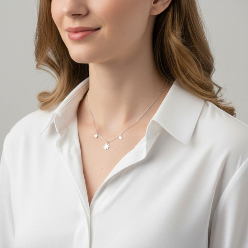 Collier Argent 925 rhodié 3 fleurs porté