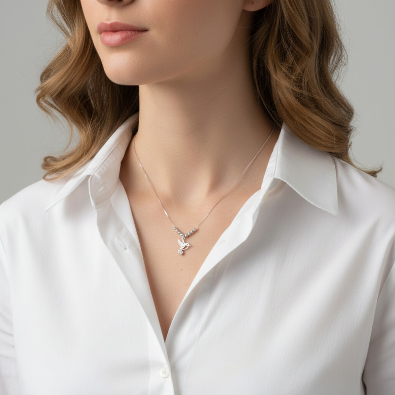 Collier Argent 925 rhodié Colibri porté