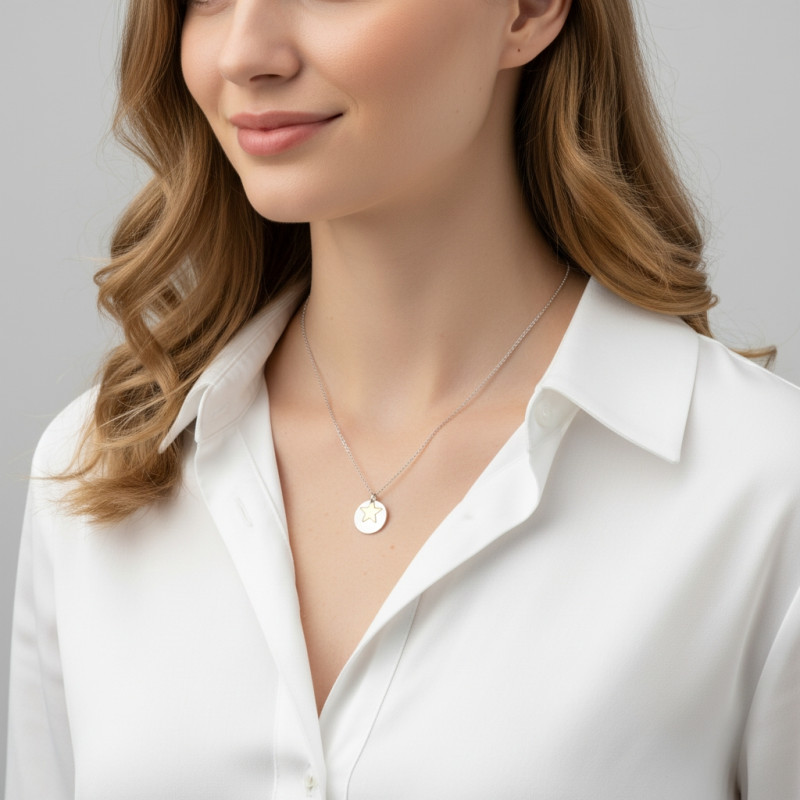 Collier Argent 925 rhodié Disque et étoile dorée porté