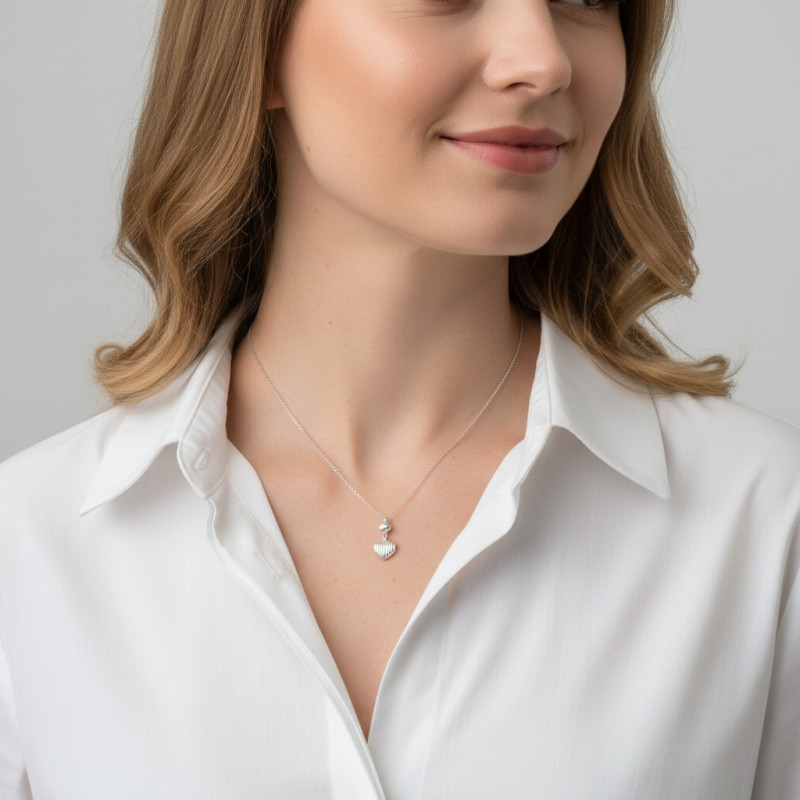 Collier Argent 925 rhodié double cœur porté