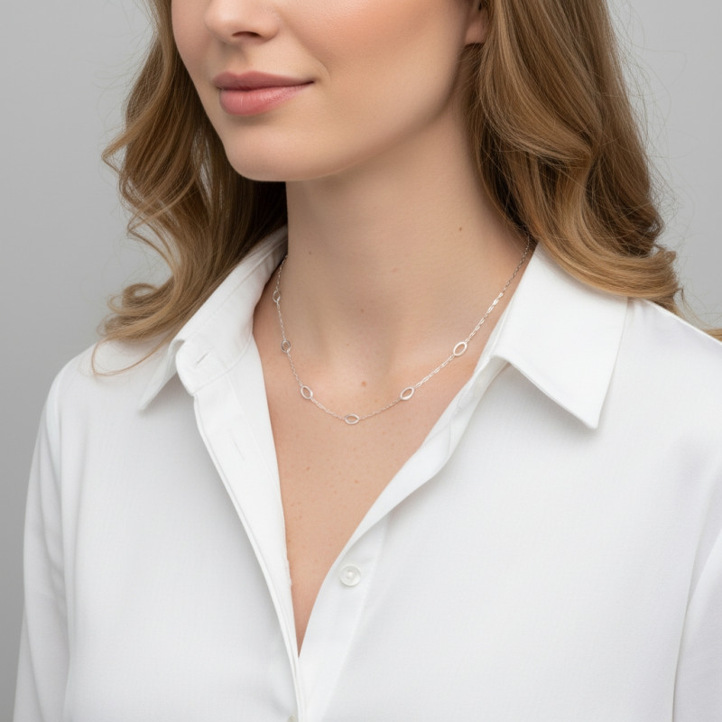 Collier Argent Rhodié Anneaux Ondulés porté