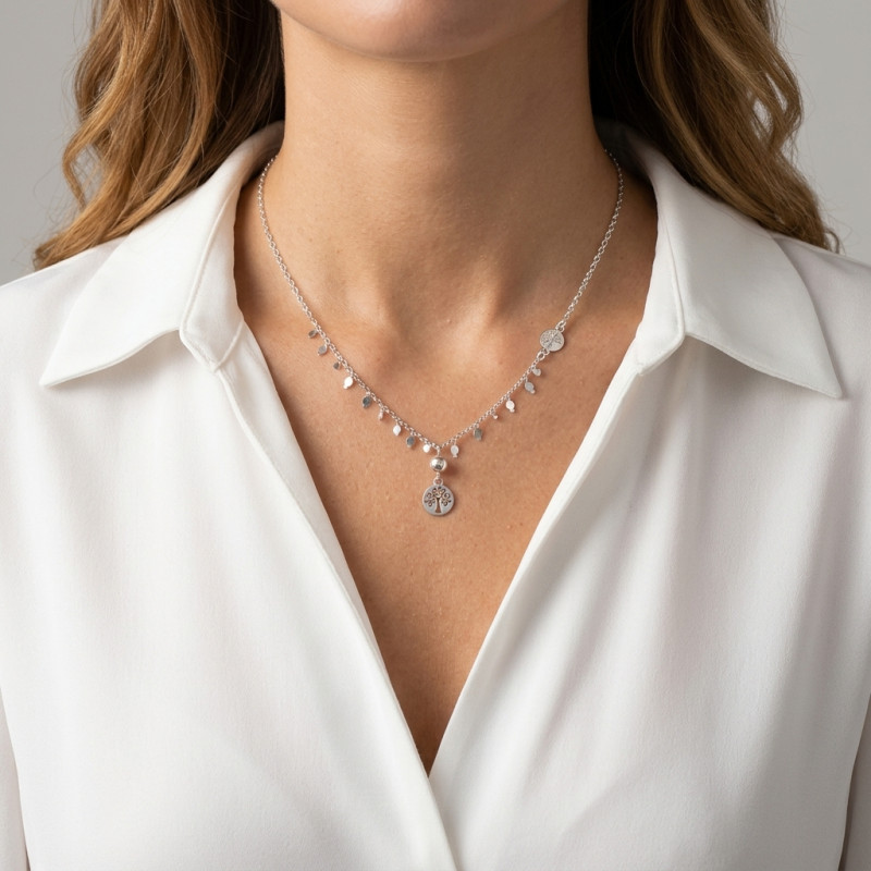 Collier Argent Rhodié Arbre de vie  porté