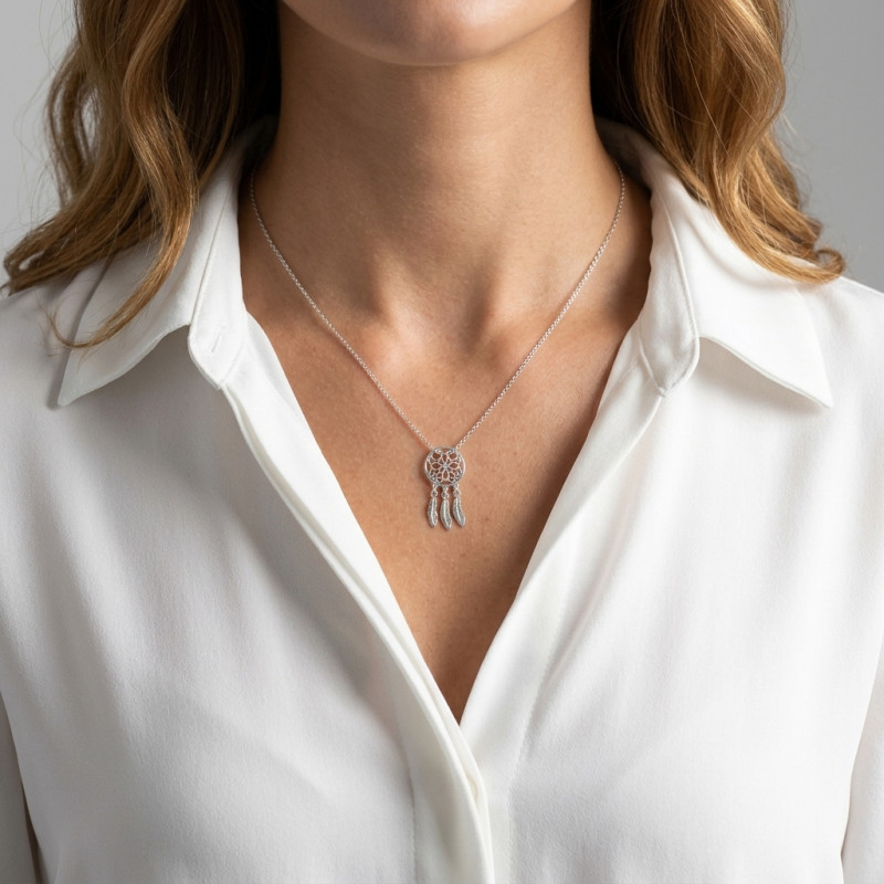 Collier argent rhodié attrape rêve porté