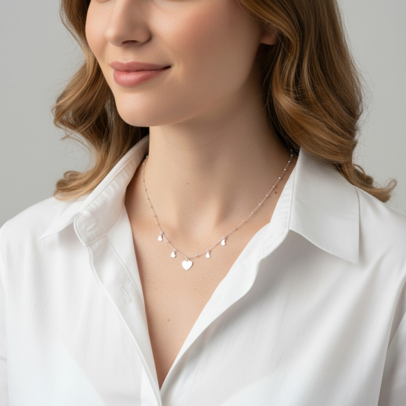 Collier Argent Rhodié Breloques Coeurs porté