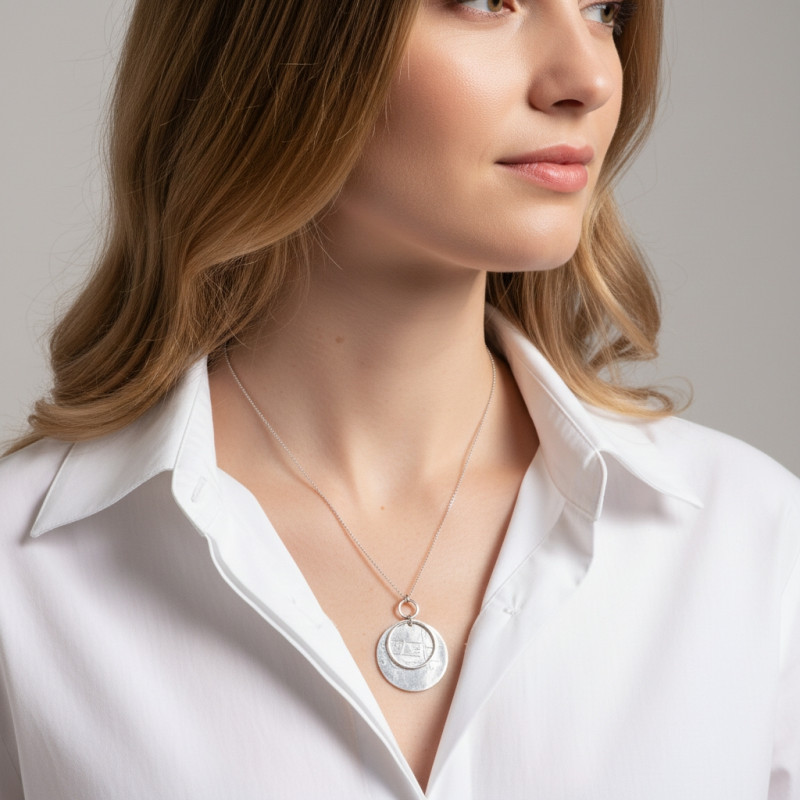Collier argent rhodié cercles porté