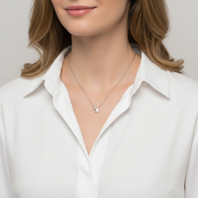 Collier argent rhodié étoile porté