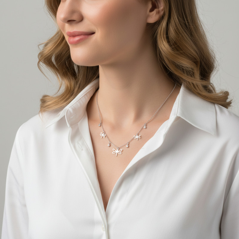 Collier Argent Rhodié Libellule et Oxydes de zirconium porté