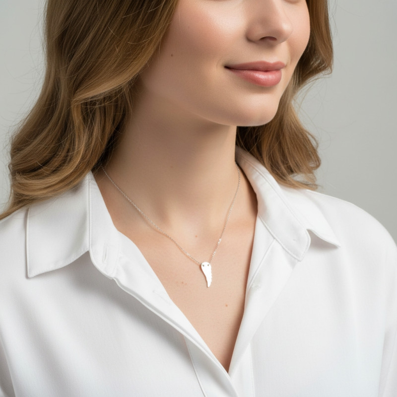 Collier Argent Rhodié Plume et Maille Jaseron porté