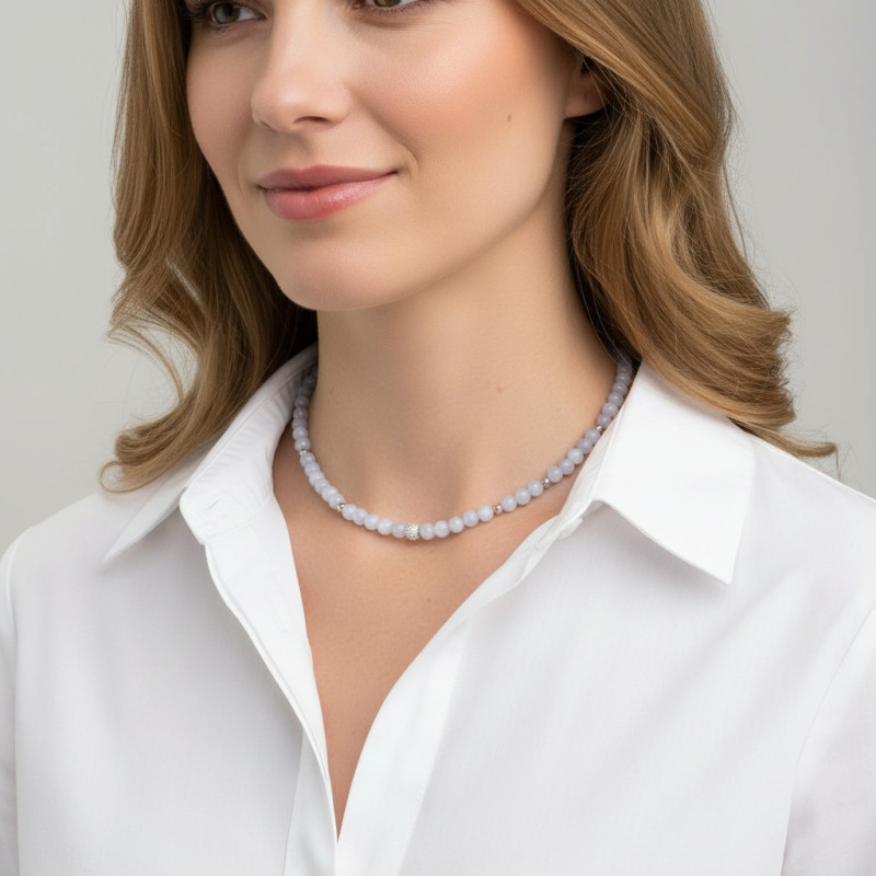 Collier Calcédoine 6mm et Argent porté