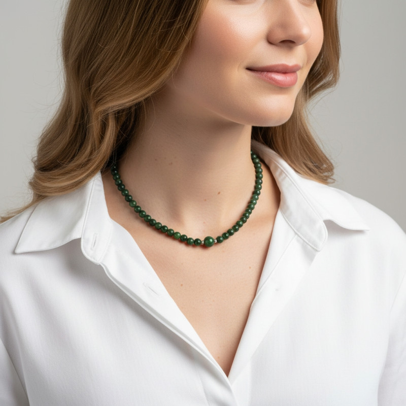 Collier Jade 6-10mm et Argent porté