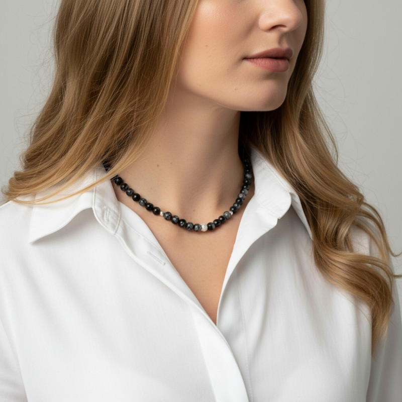 Collier Obsidienne 6mm et Argent porté