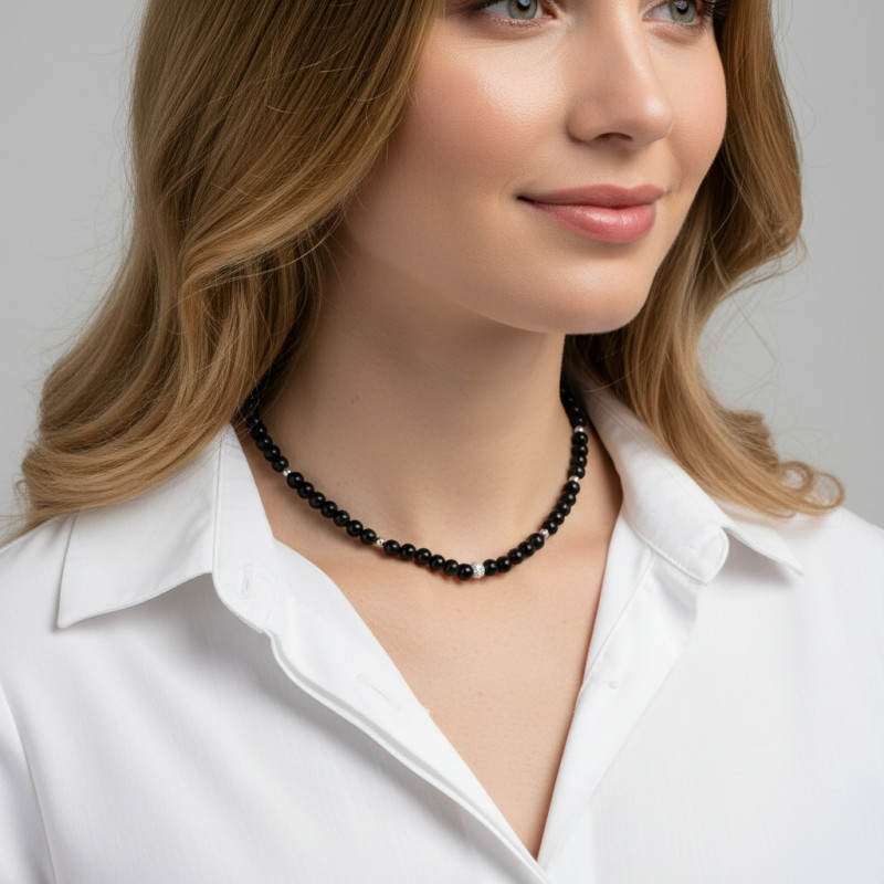 Collier Onyx 6mm et Argent porté