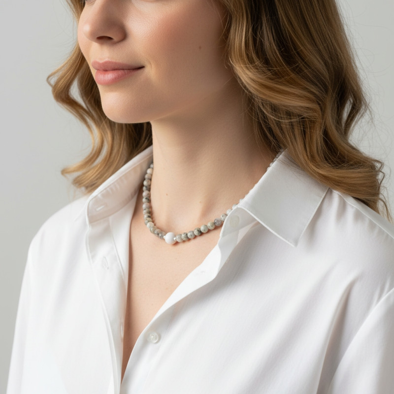 Collier Opale Dendritique 6-10mm et Argent porté