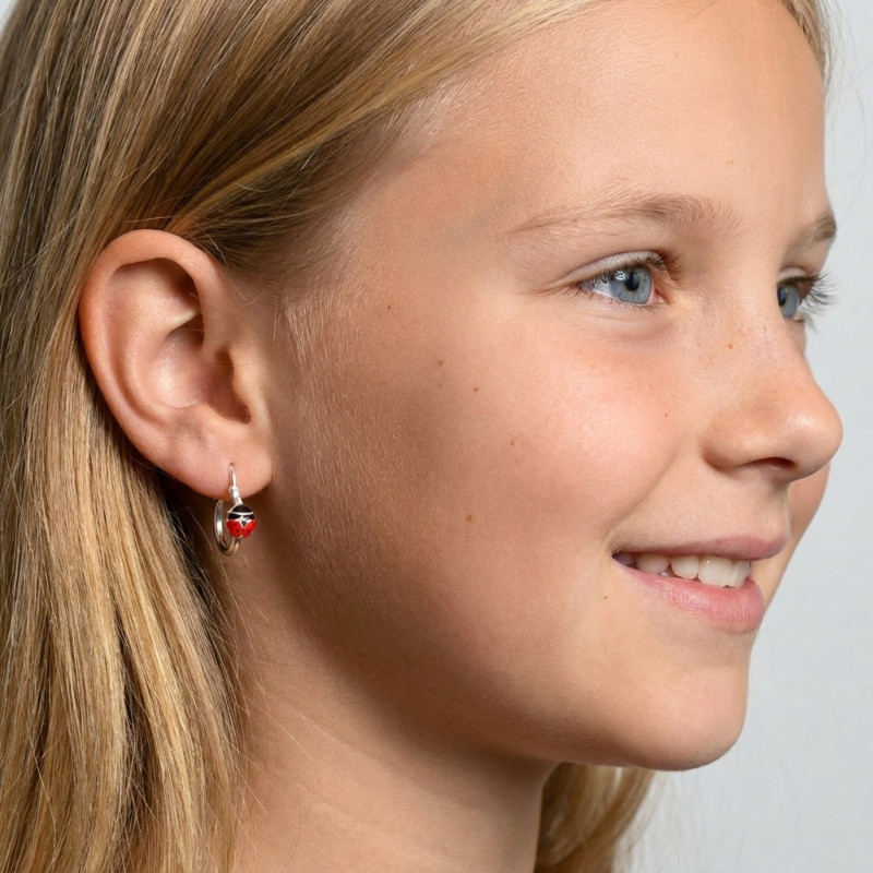 Créoles Enfant Motif Coccinelle porté