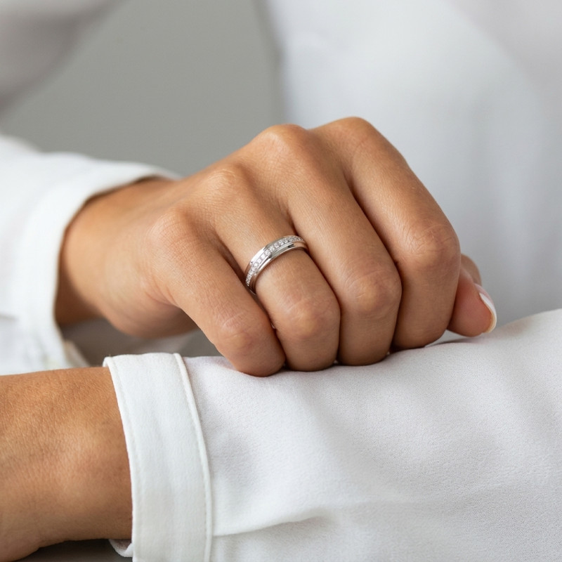 Demi Alliance Or Blanc  Diamant porté