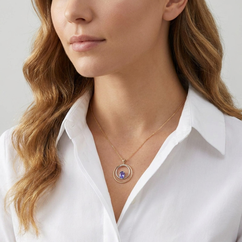 Pendentif 2 Ors 750 Tanzanite AAA ovale 8x6mm porté