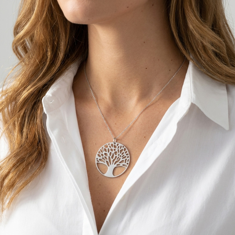 Pendentif Arbre de vie en Argent 925 rhodié Diam. 45mm porté