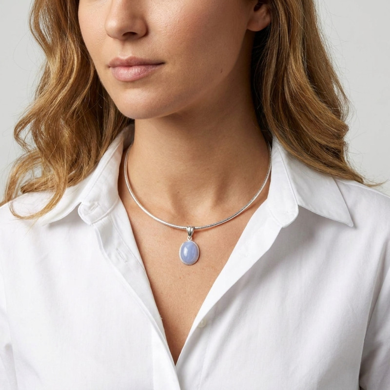 Pendentif Argent 925 Calcédoine Bleue Ovale   19x13mm porté