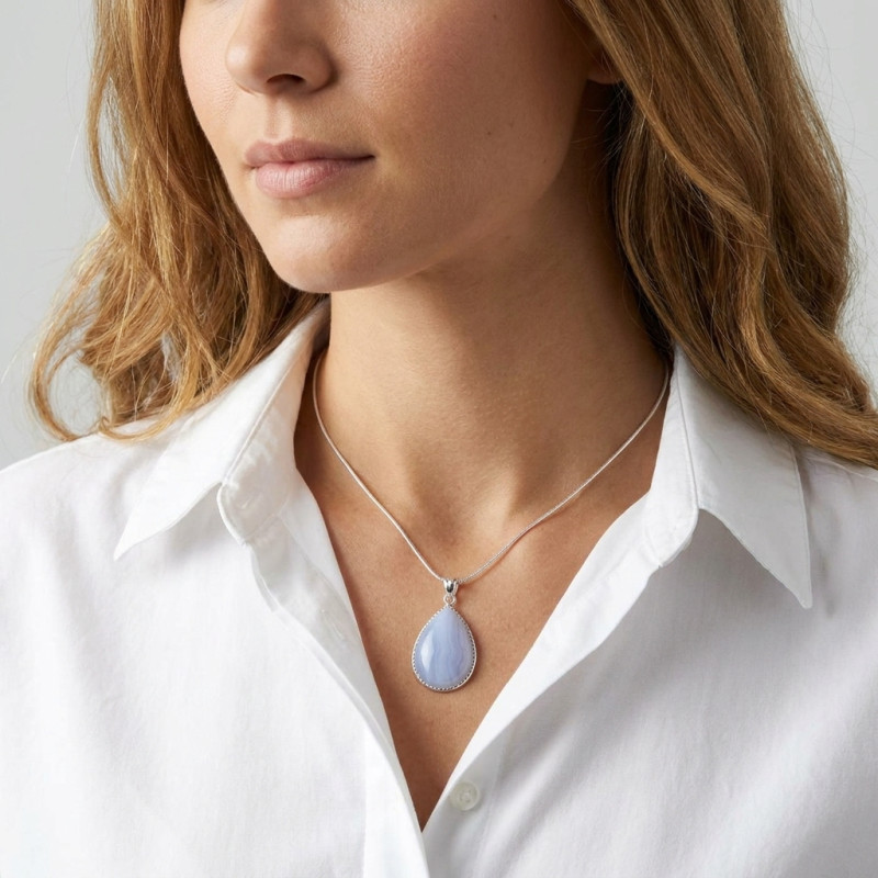 Pendentif Argent 925 Calcédoine Bleue Poire  24x17mm porté