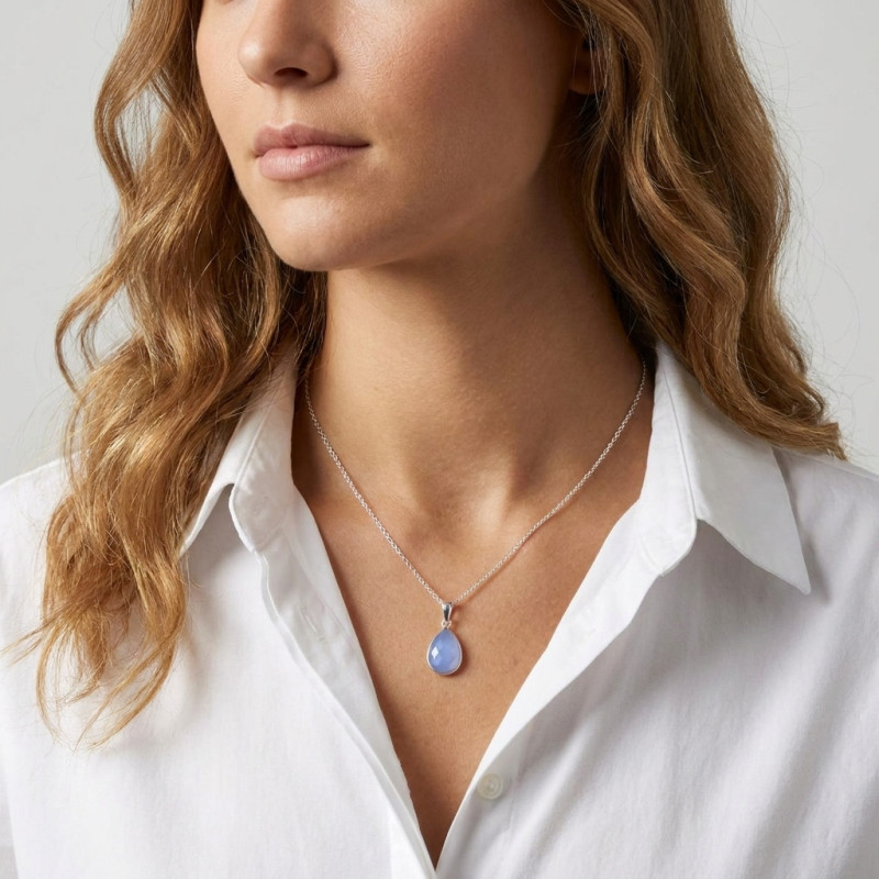 Pendentif Argent 925 Calcédoine Bleue Poire  facettée 12x8mm porté