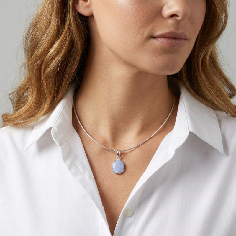 Pendentif Argent 925 Calcédoine Cabochon Ovale 14x12mm porté
