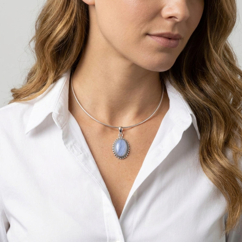 Pendentif Argent 925 Calcédoine Cabochon Ovale 18x12mm porté