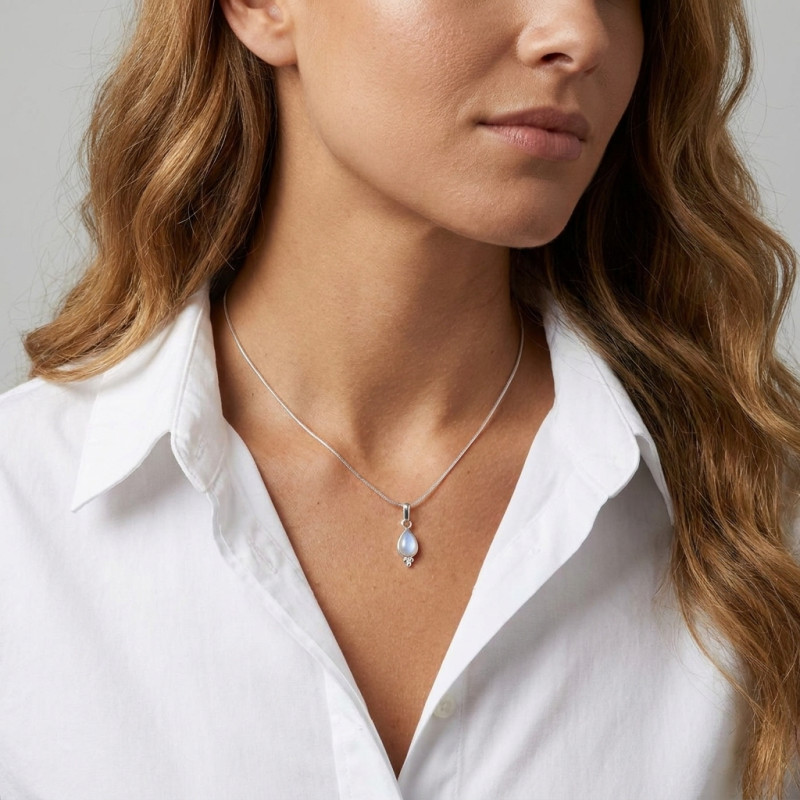 Pendentif Argent 925 et Calcédoine Bleue porté