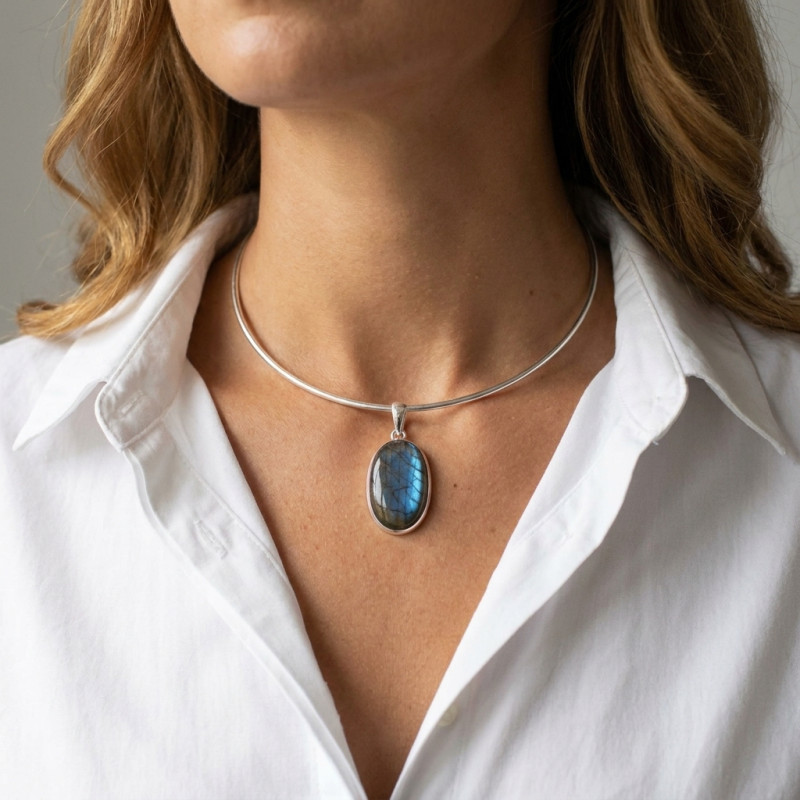 Pendentif Argent 925 Labradorite Ovale 18x30mm porté