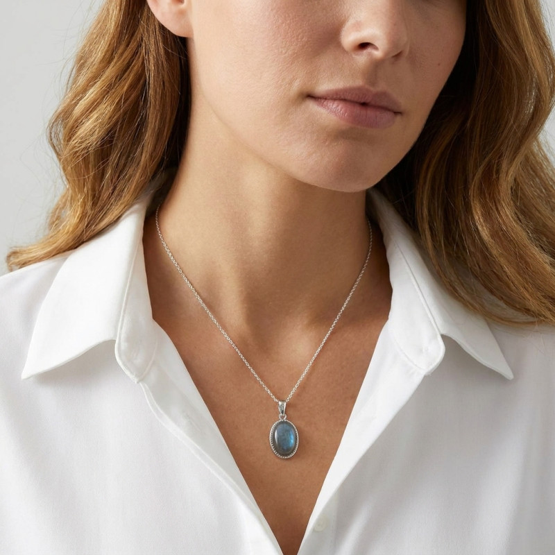 Pendentif Argent 925  Labradorite Ovale   19x13mm porté